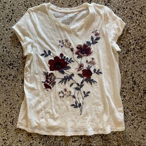 NWOT American Eagle Floral Embroidered Tee